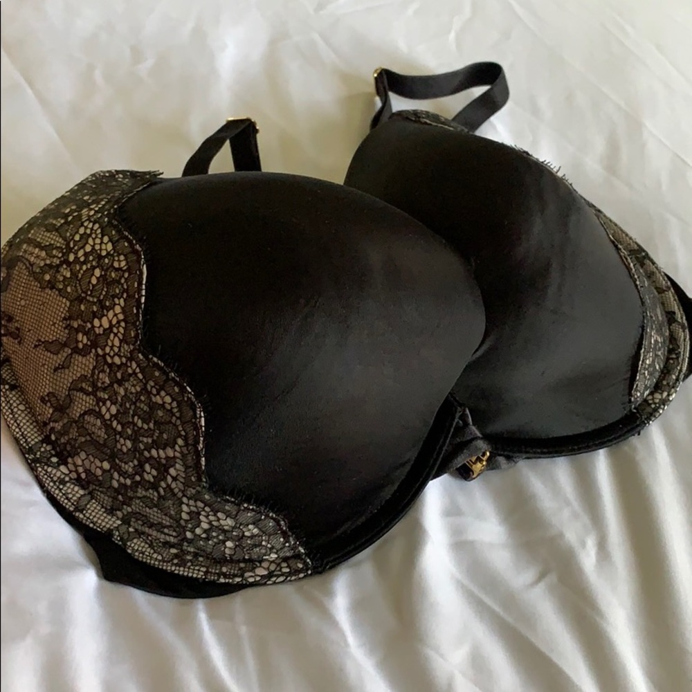 Victoria secret front close bra